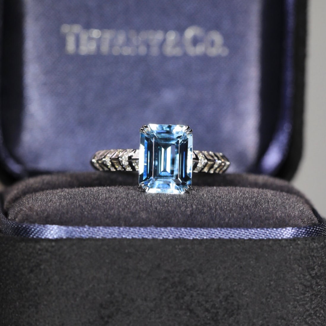 14k Gold 2.5 Ct Natural Aquamarine & Diamond Ring - 2