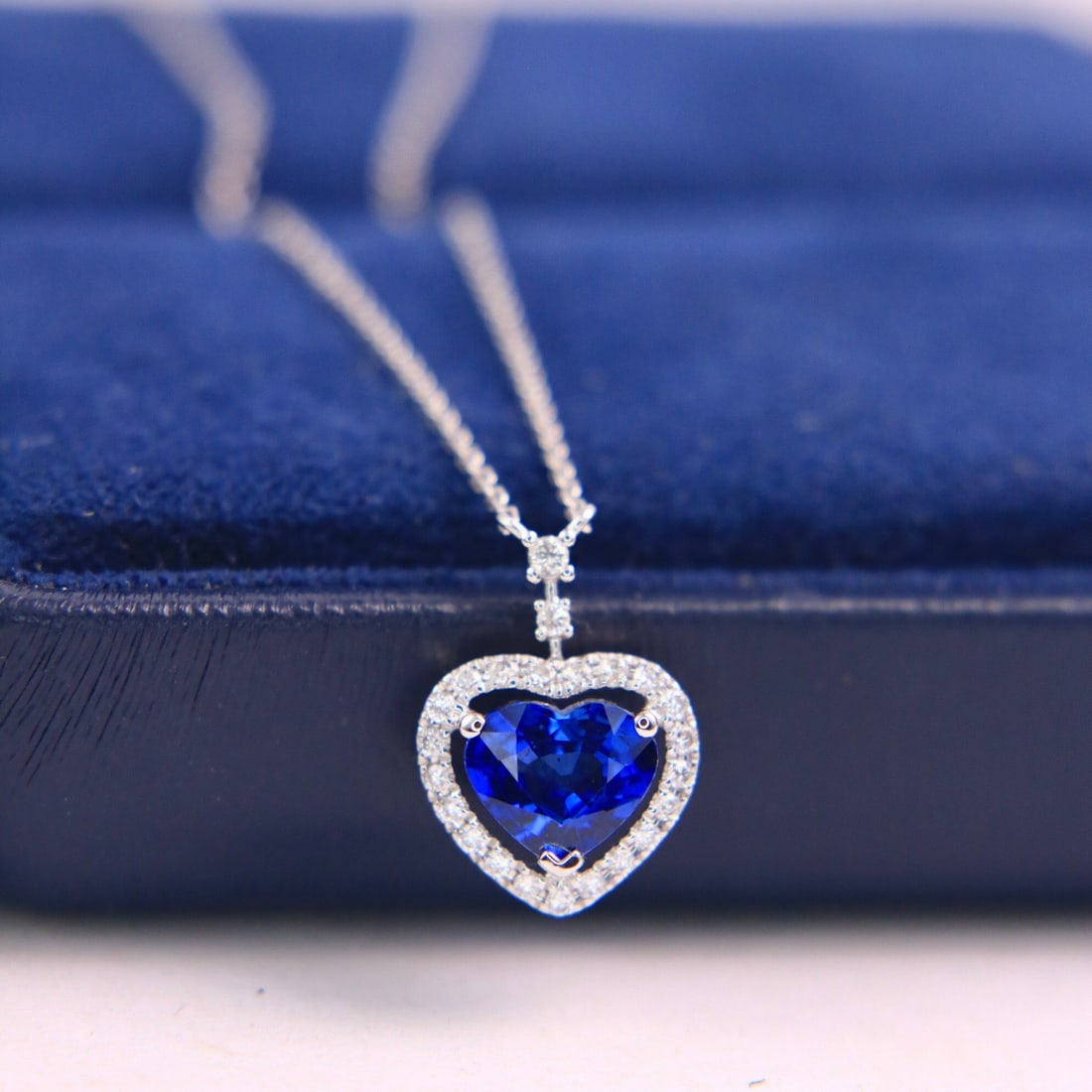 14k Gold 0.97 Ctw Natural Sapphire & Diamond Necklace: Ref:231108064 // gold content:14k gold // main gemstone:sapphire // shape:heart // carat weight:0. 85ct // color:royal blue // treatment:natural // // adjacent gemstone 2 : diamond // shape:round