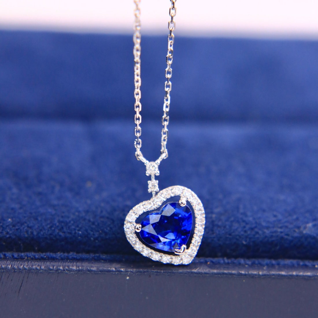 14k Gold 0.97 Ctw Natural Sapphire & Diamond Necklace - 2