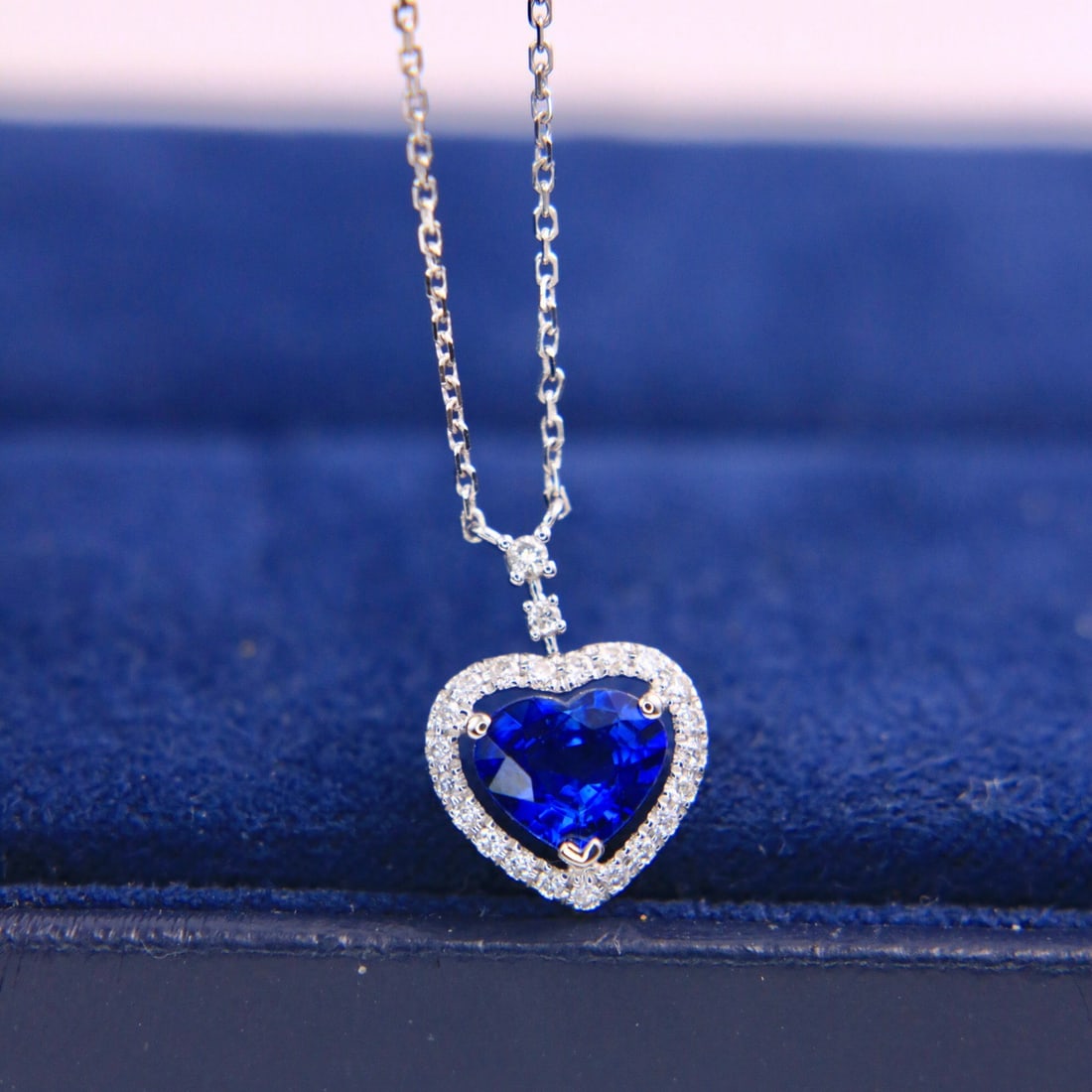 14k Gold 0.97 Ctw Natural Sapphire & Diamond Necklace - 3