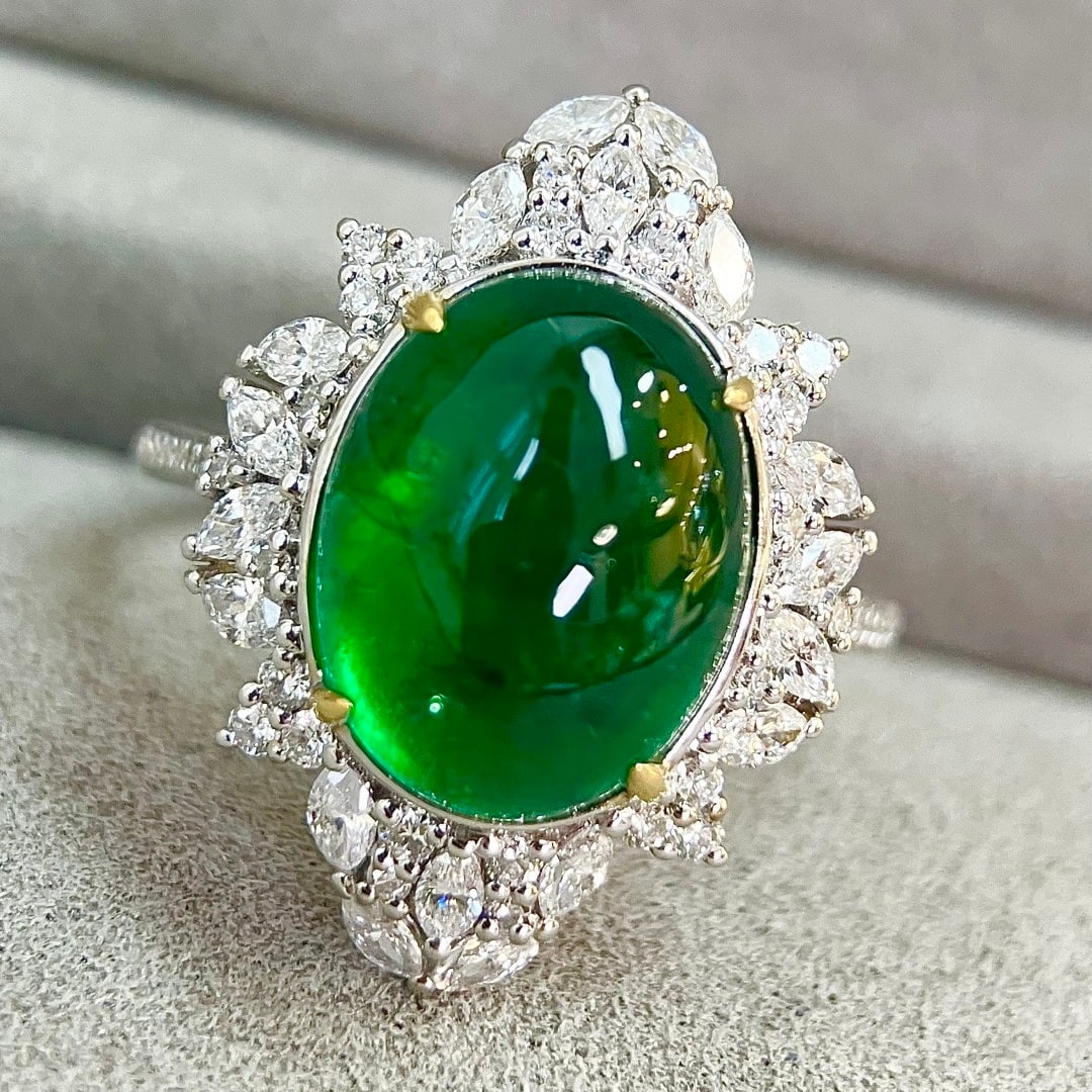14k Gold 7.60 Ctw Vivid Green Natural Emerald & Diamond Ring - 3