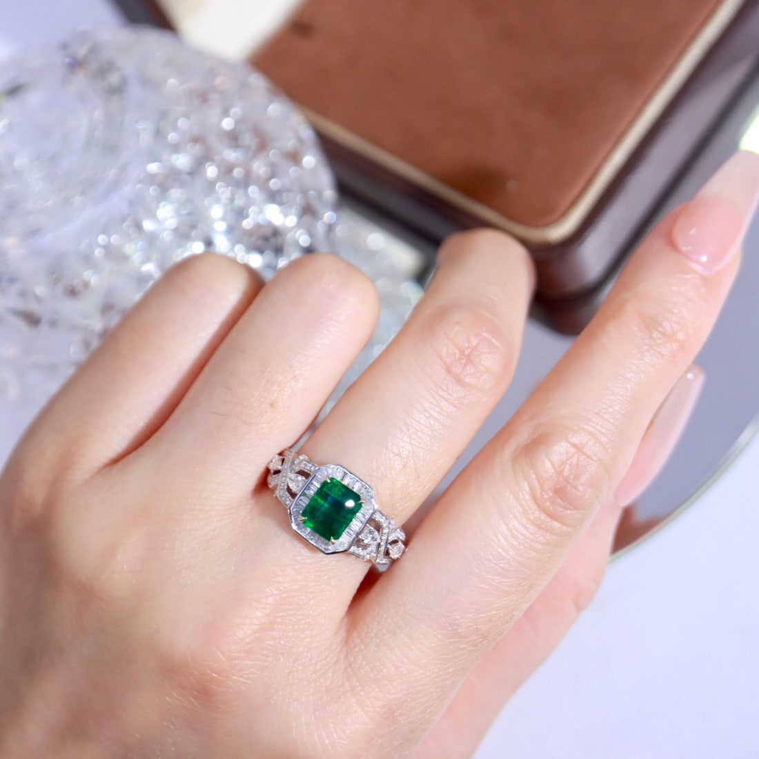14k Gold 2.17 Ctw Vivid Green Natural Emerald & Diamond Ring - 4