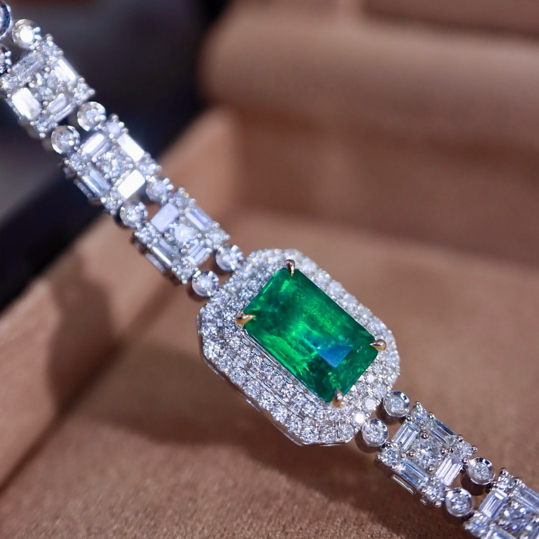 14k Gold 3.06 Ctw Vivid Green Natural Emerald & Diamond Bracelet - 2