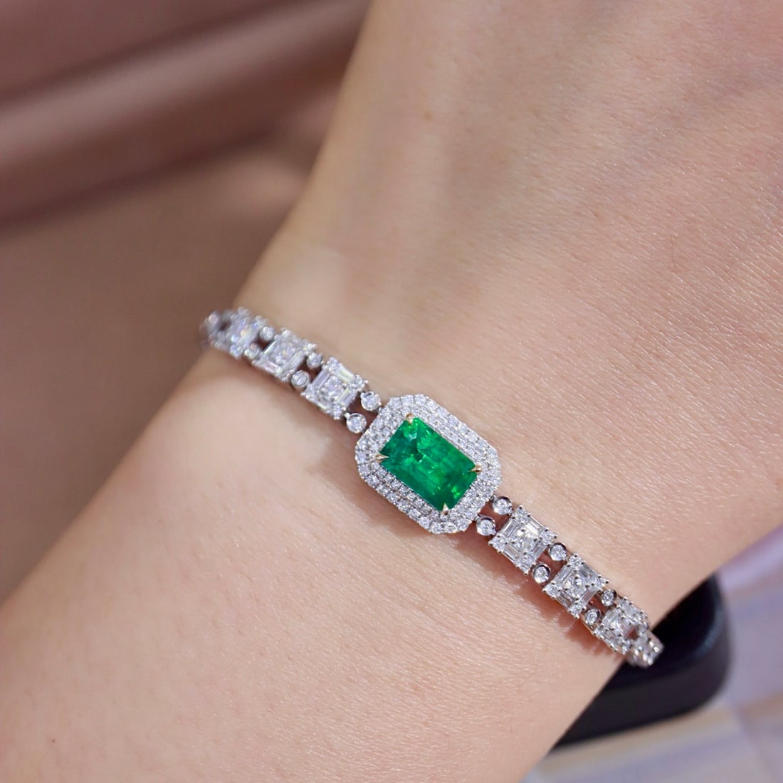 14k Gold 3.06 Ctw Vivid Green Natural Emerald & Diamond Bracelet - 4