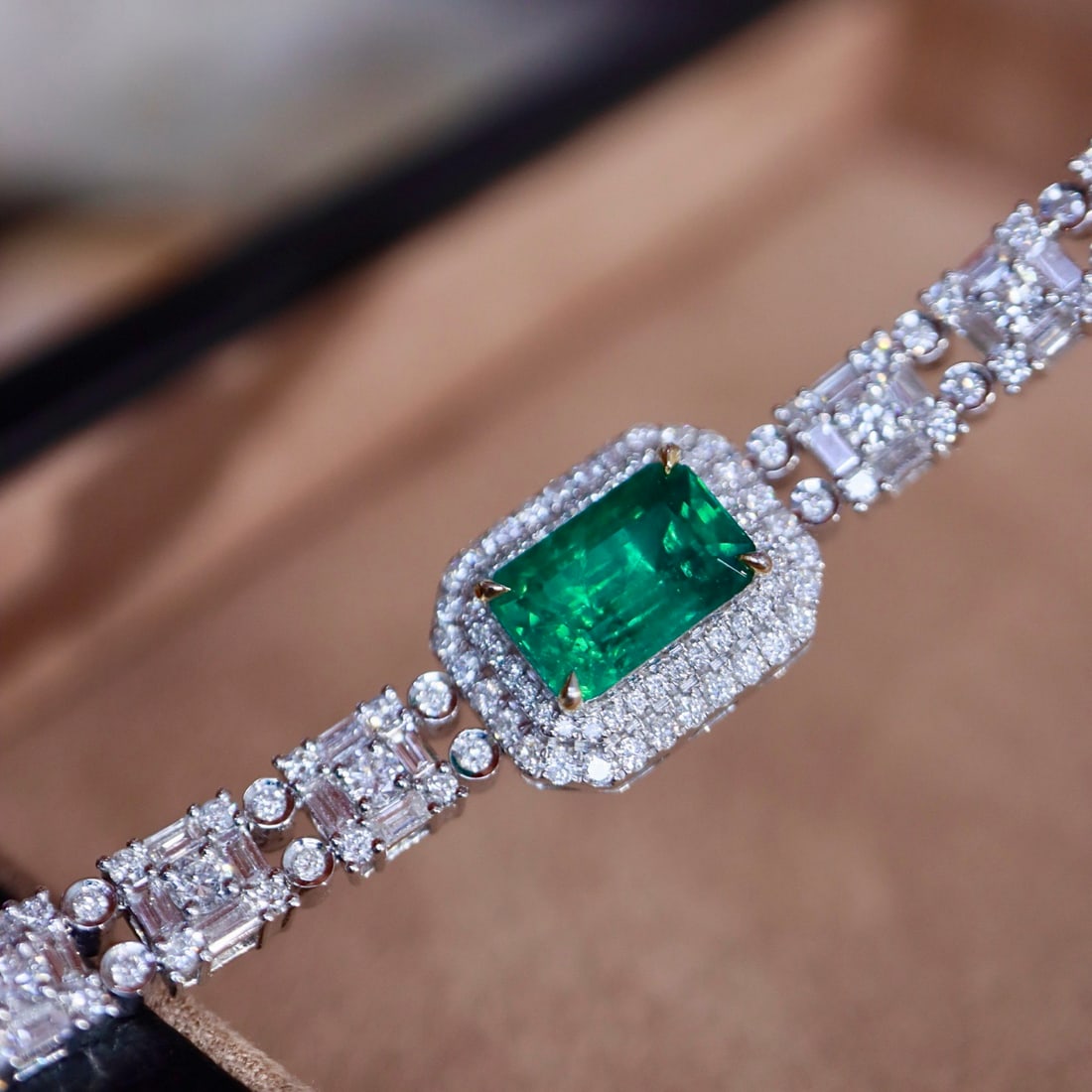 14k Gold 3.06 Ctw Vivid Green Natural Emerald & Diamond Bracelet - 5