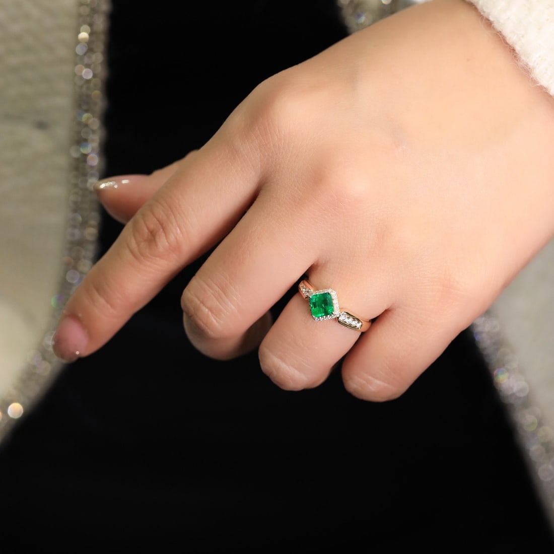 14k Gold 0.61 Ct Vivid Green Natural Emerald & Diamond Ring - 6