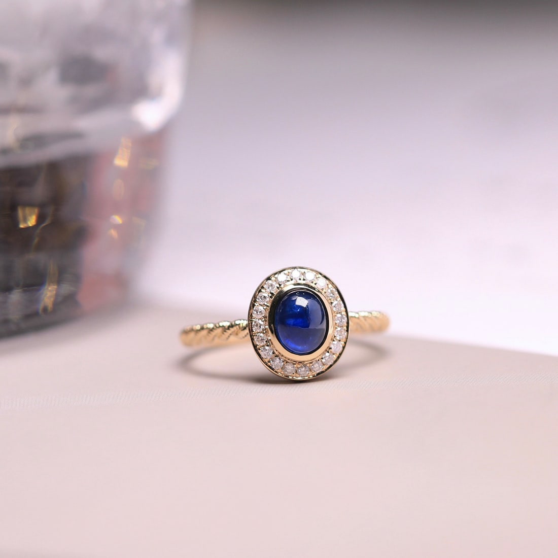 14k Gold 0.75 Ct Vivid Blue Natural Sapphire & Diamond Ring - 4