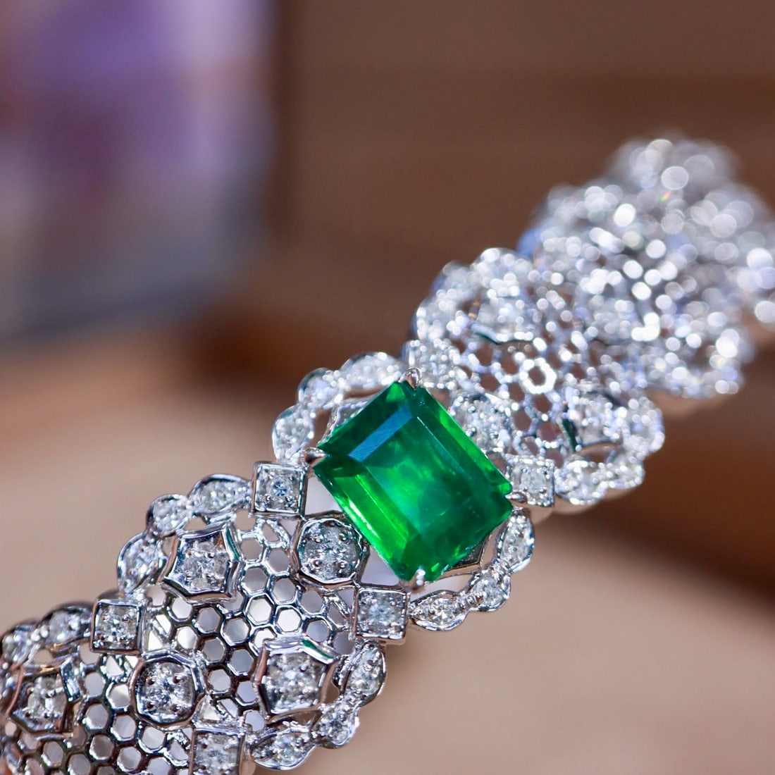 14k Gold 2.34 Ctw Vivid Green Natural Emerald & Diamond Bangle - 5