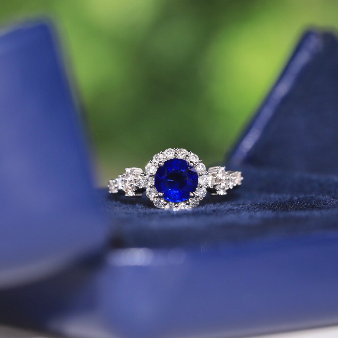 14k Gold 1.52 Ctw Vivid Blue Natural Sapphire & Diamond Ring - 2