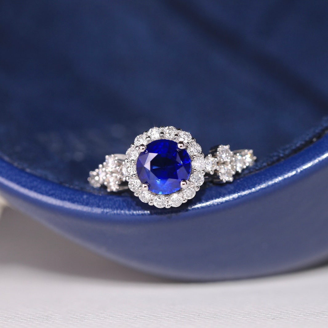 14k Gold 1.52 Ctw Vivid Blue Natural Sapphire & Diamond Ring - 3