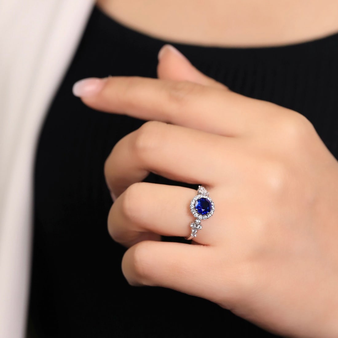 14k Gold 1.52 Ctw Vivid Blue Natural Sapphire & Diamond Ring - 4