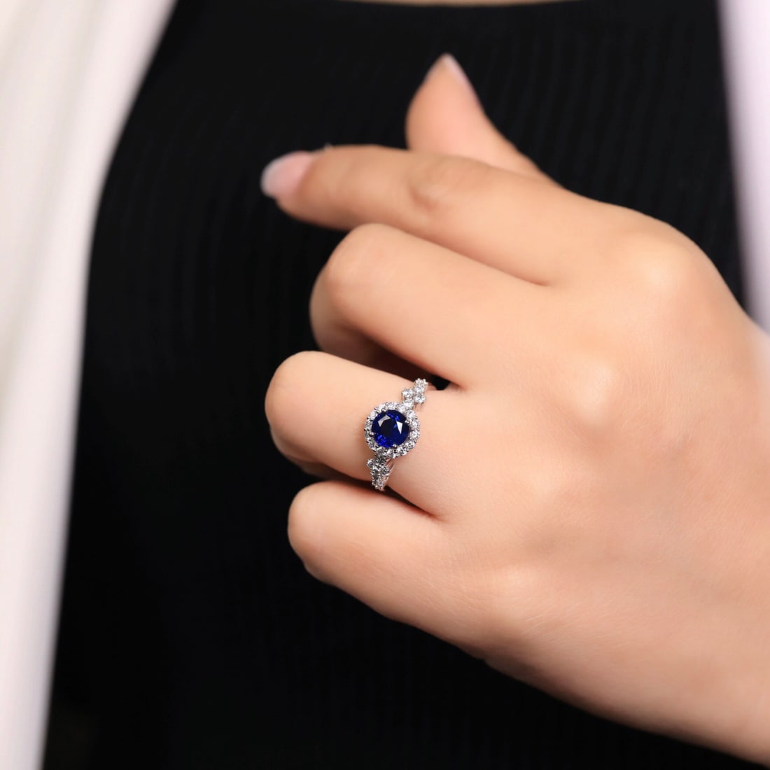 14k Gold 1.52 Ctw Vivid Blue Natural Sapphire & Diamond Ring - 6