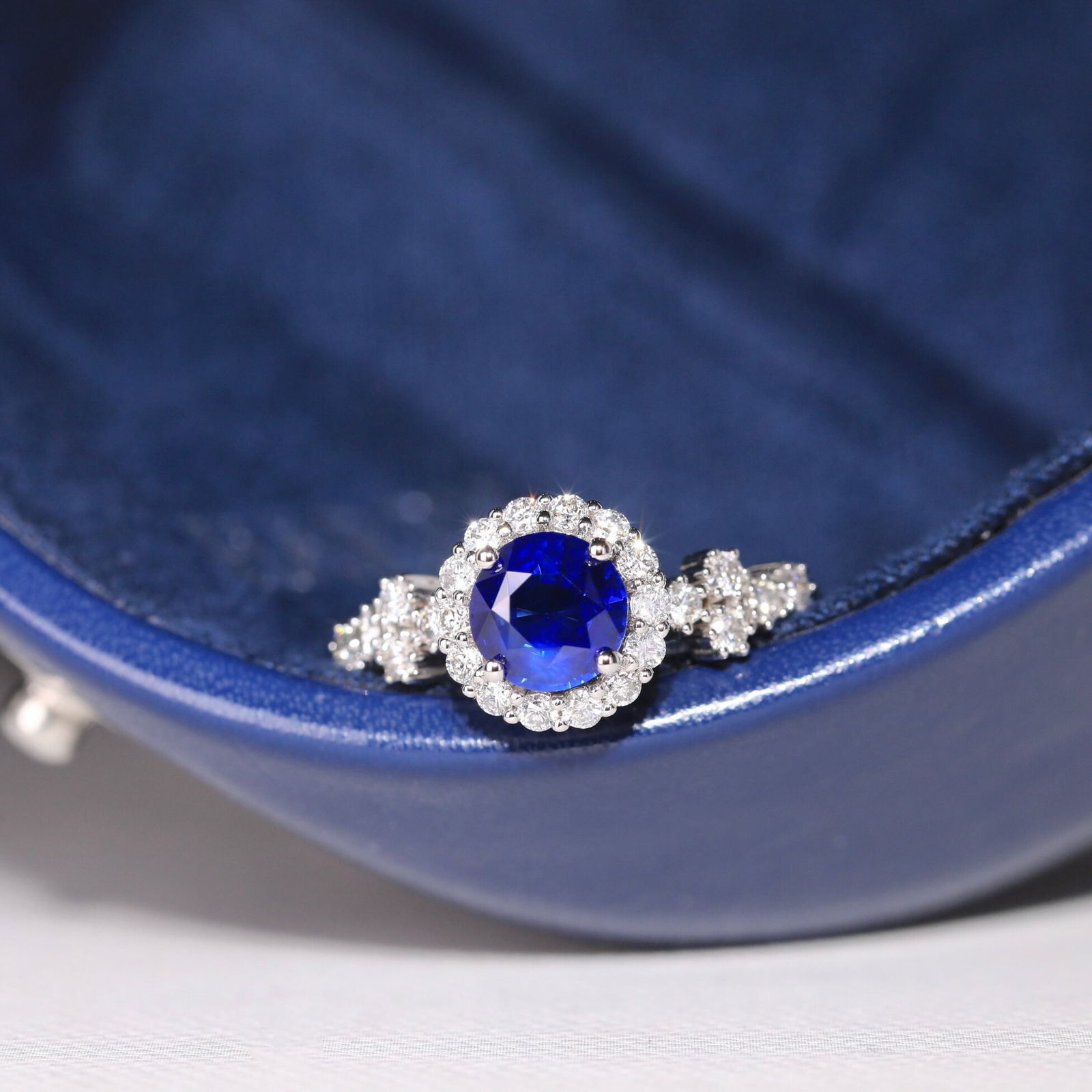 14k Gold 1.52 Ctw Vivid Blue Natural Sapphire & Diamond Ring - 8