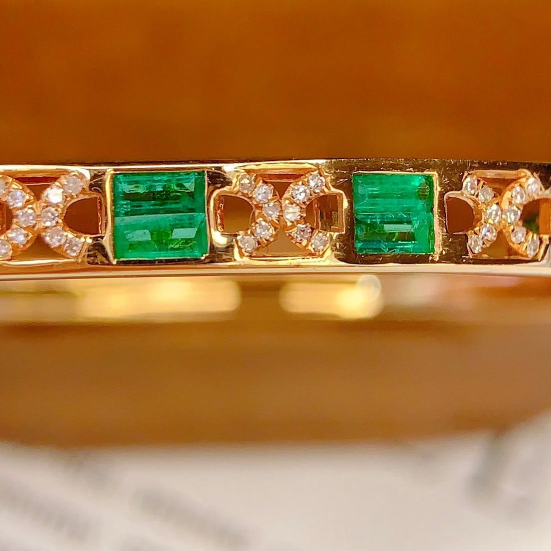 14k Gold 2 Ct Natural Emerald & Diamond Bangle - 2