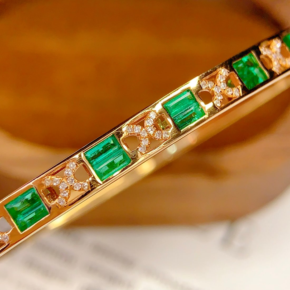 14k Gold 2 Ct Natural Emerald & Diamond Bangle - 3