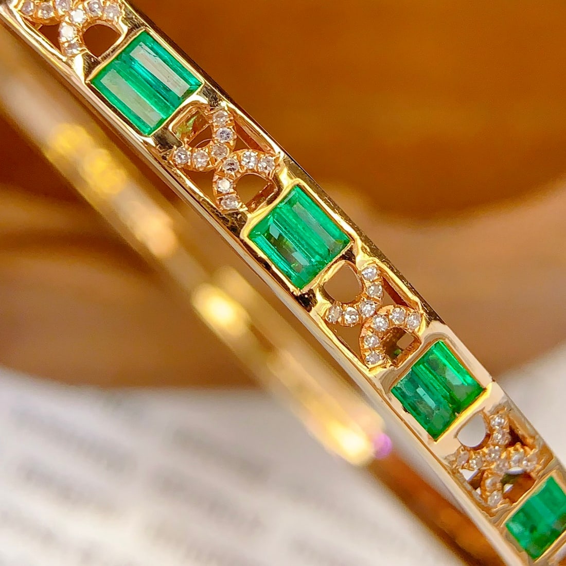 14k Gold 2 Ct Natural Emerald & Diamond Bangle - 5