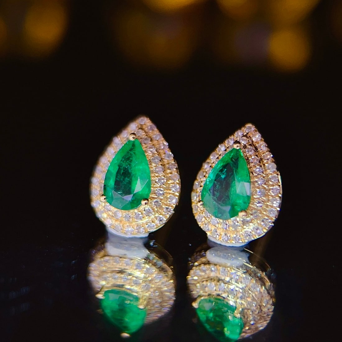 14k Gold 0.71 Ct Vivid Green Natural Emerald & Diamond Earrings - 2