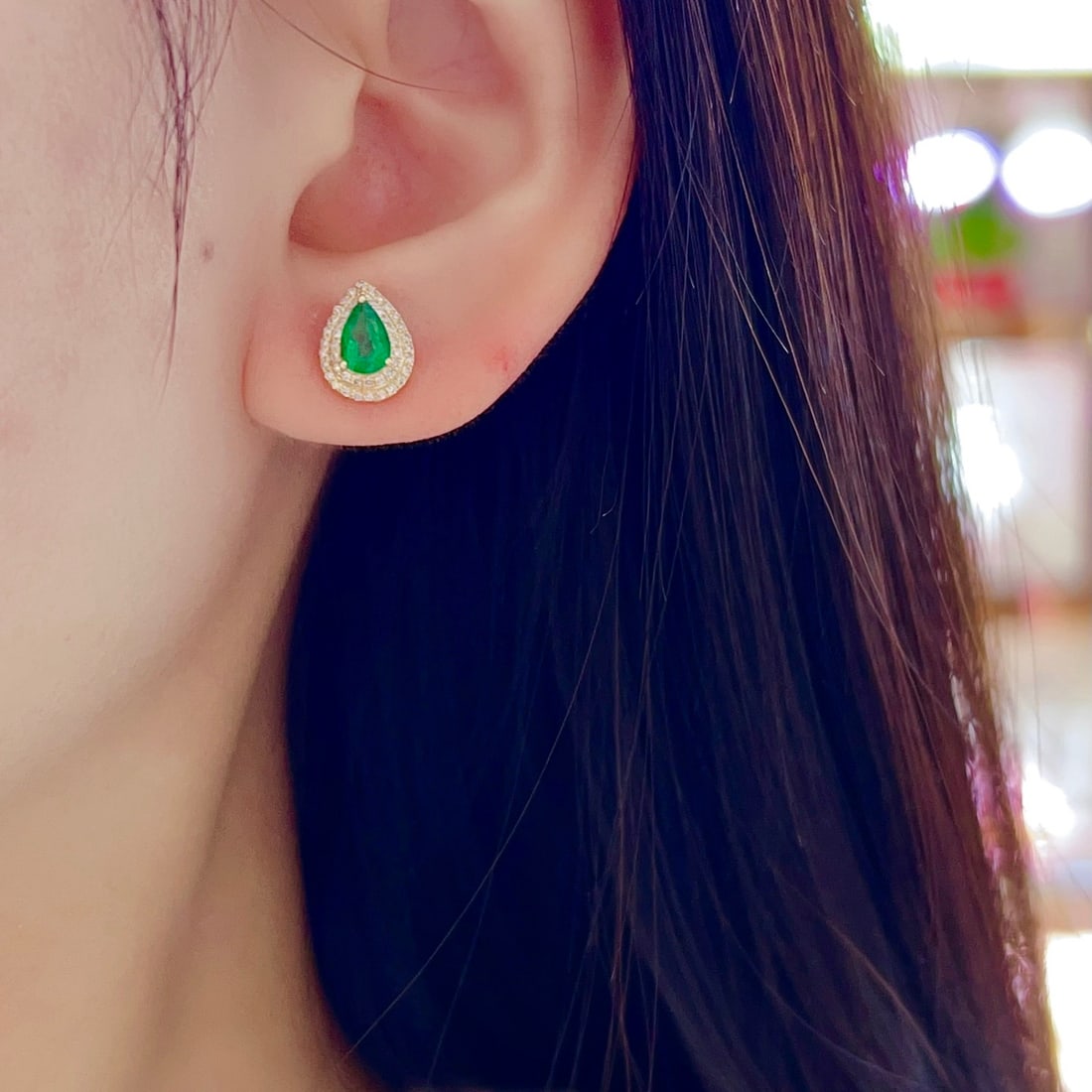 14k Gold 0.71 Ct Vivid Green Natural Emerald & Diamond Earrings - 6