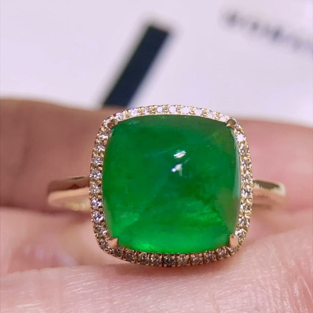 14k Gold 5.1 Ct Vivid Green Natural Emerald & Diamond Ring - 3