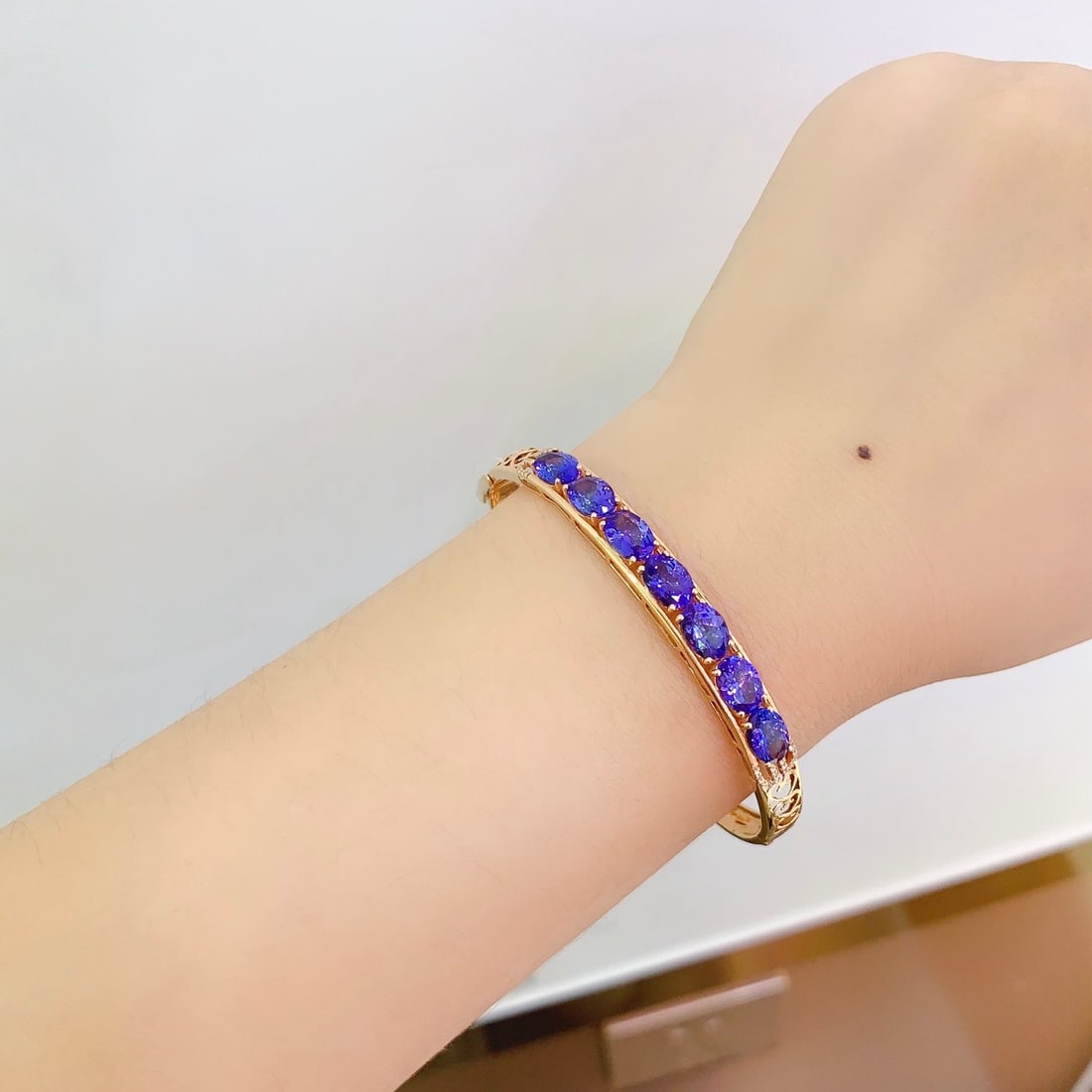 14k Gold 7.2 Ct Natural Tanzanite & Diamond Bangle - 6