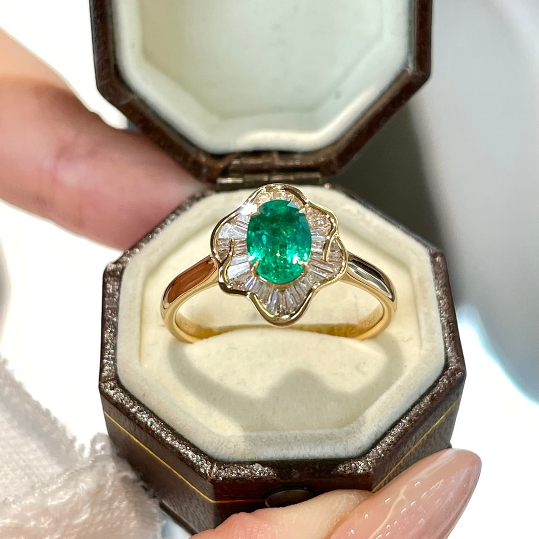 14k Gold 0.34 Ct Natural Emerald & Diamond Ring - 3