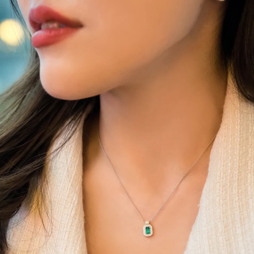 14k Gold 0.69 Ct Vivid Green Natural Emerald & Diamond Necklace - 5