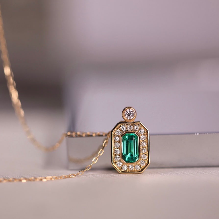 14k Gold 0.69 Ct Vivid Green Natural Emerald & Diamond Necklace - 6