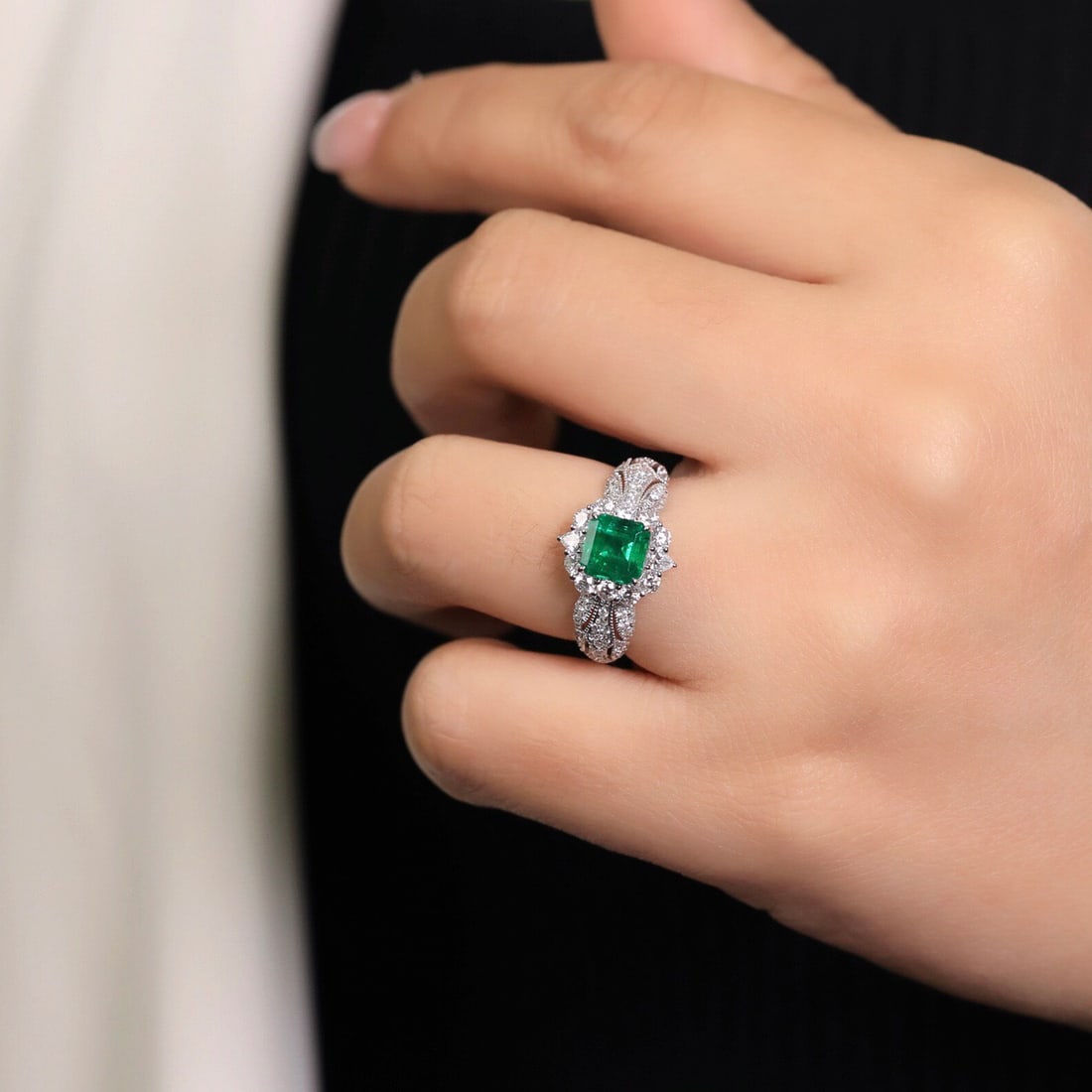 14k Gold 1.90 Ctw Vivid Green Natural Emerald & Diamond Ring - 6