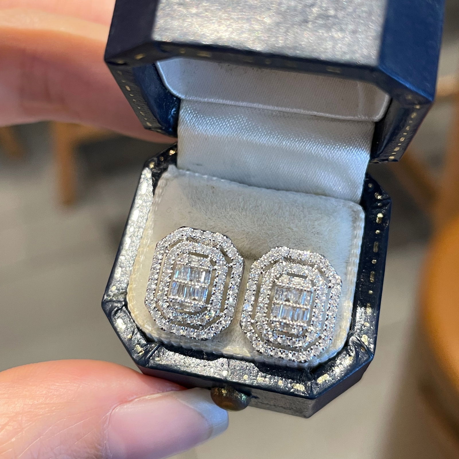 14k Gold 0.62 Ct Natural H Diamond Earrings: Ref:231108168 // gold content:14k gold // main gemstone:diamond // shape:multiple // carat weight:0. 62ct // clarity grade:vs-si // color:h // treatment:natural // Condition: NewLow Estimate: