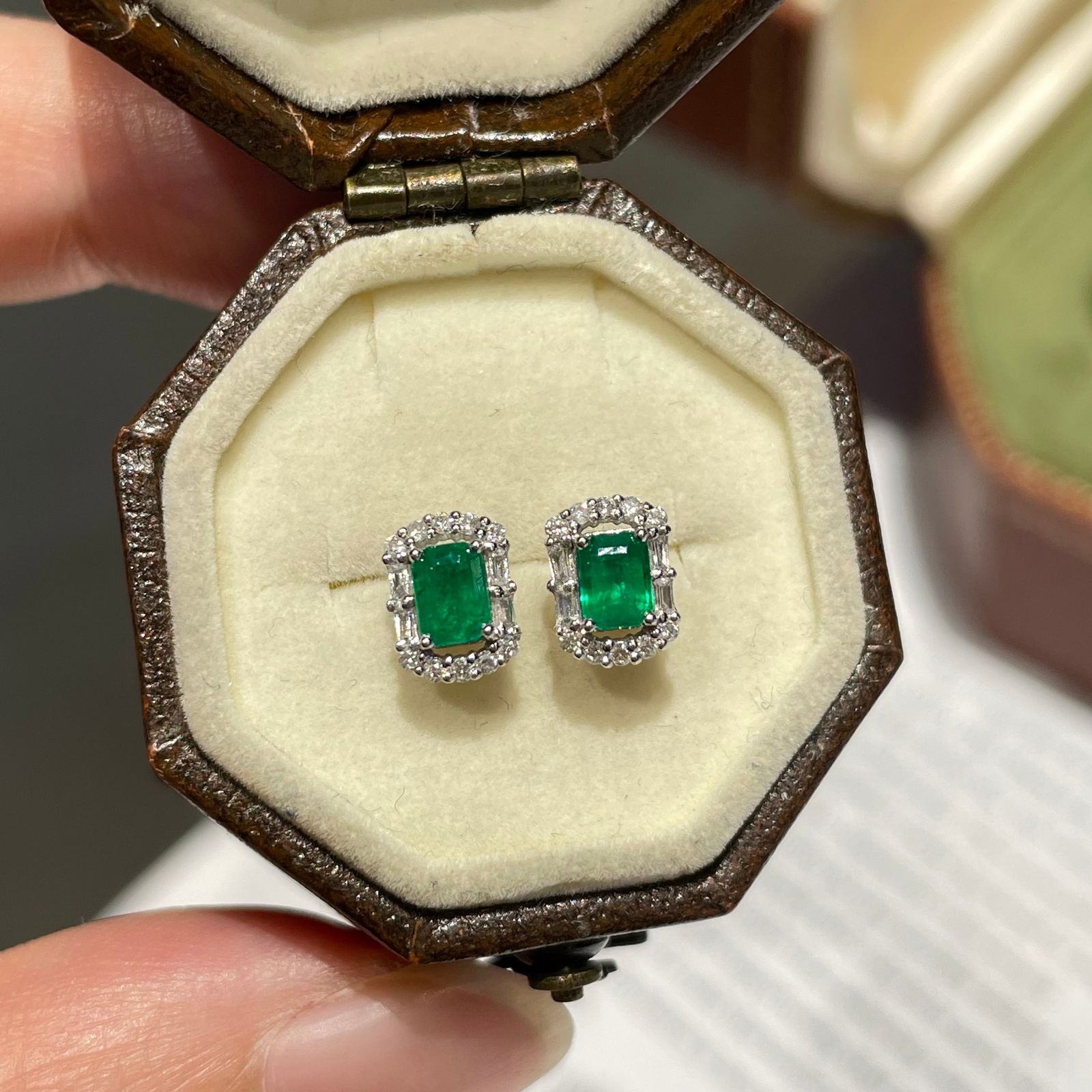 14k Gold 0.42 Ct Vivid Green Natural Emerald & Diamond Earrings - 3