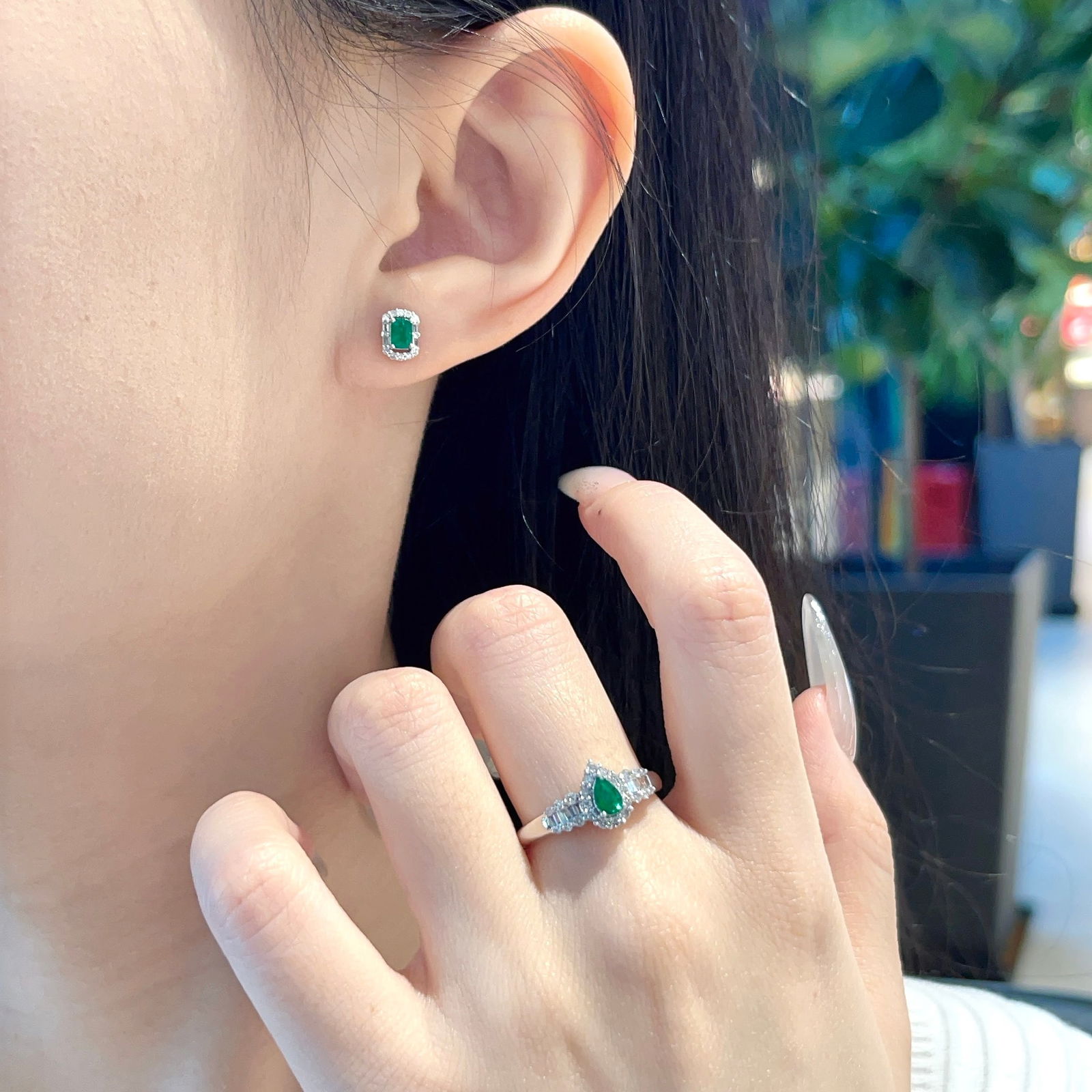 14k Gold 0.42 Ct Vivid Green Natural Emerald & Diamond Earrings - 4