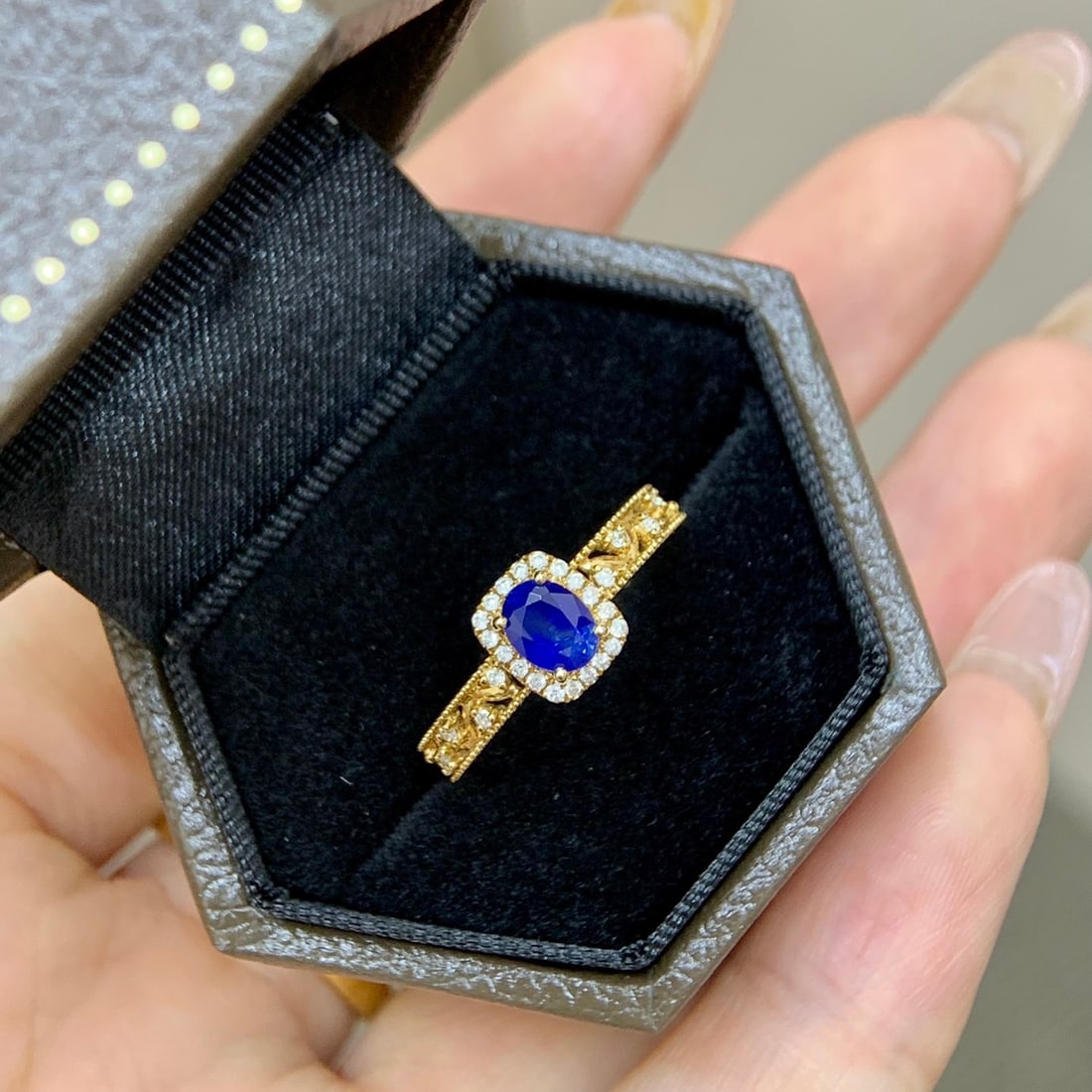 14k Gold 0.81 Ctw Natural Sapphire & Diamond Ring - 2