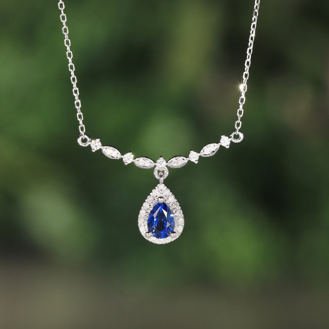 14k Gold 0.67 Ct Natural Sapphire & Diamond Necklace: Ref:231108172 // gold content:14k gold // main gemstone:sapphire // shape:pear // carat weight:0. 67ct // color:royal blue // treatment:natural // // adjacent gemstone 2 : diamond // shape:round //
