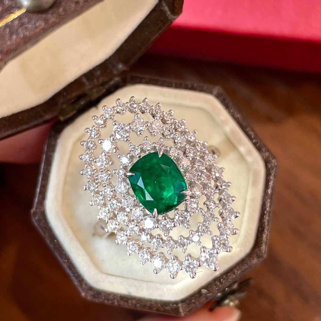14k Gold 2.22 Ctw Vivid Green Natural Emerald & Diamond Ring: Ref:231108207 // gold content:14k gold // ring size:7. 25us // // main gemstone:emerald // shape:cushion // carat weight:1. 17ct // color:vivid green // treatment:natural // // adjacent gemstone 2