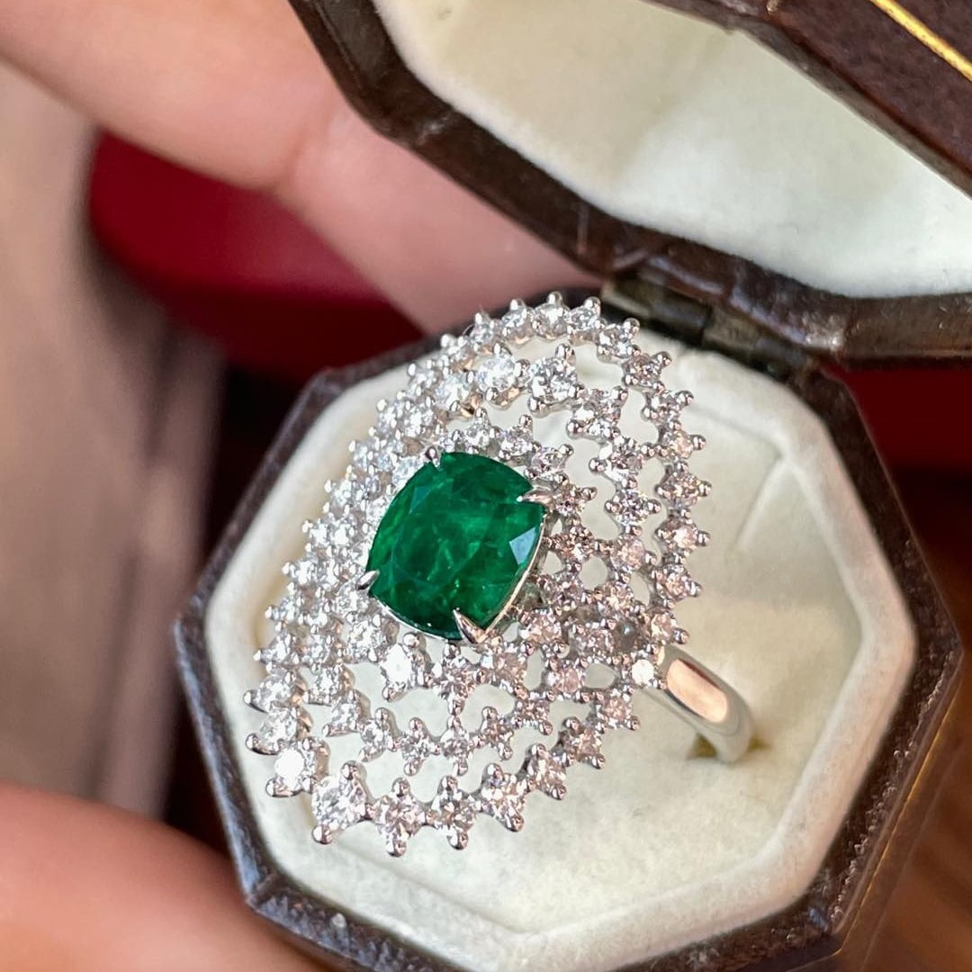 14k Gold 2.22 Ctw Vivid Green Natural Emerald & Diamond Ring - 3