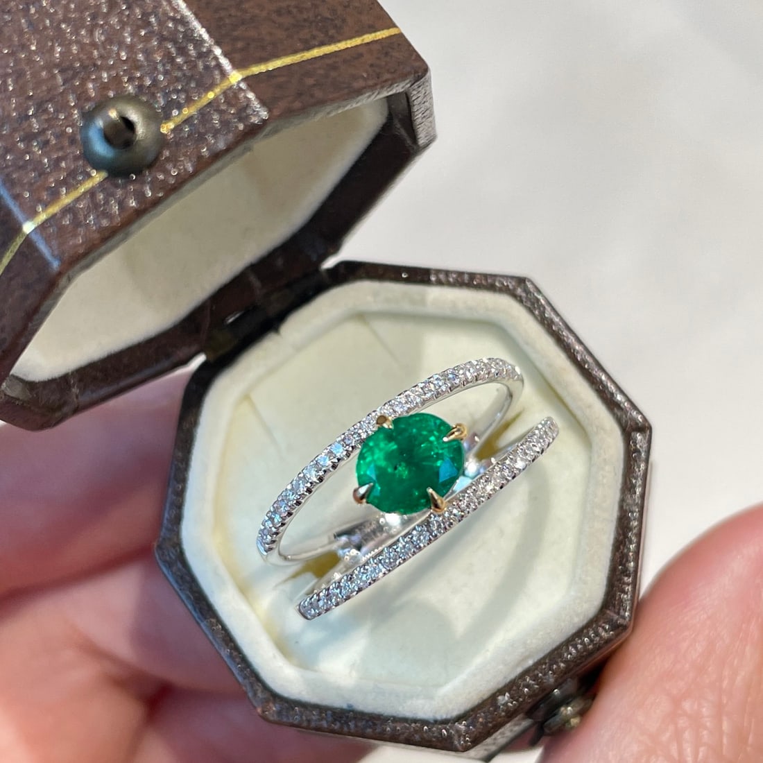 14k Gold 1 Ct Vivid Green Natural Emerald & Diamond Ring (1 of 5)