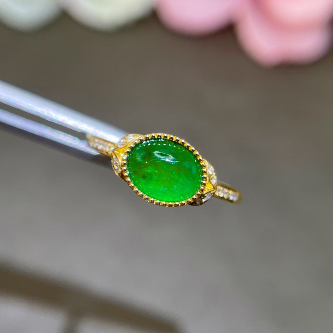 14k Gold 1.3 Ct Vivid Green Natural Emerald & Diamond Ring - 3