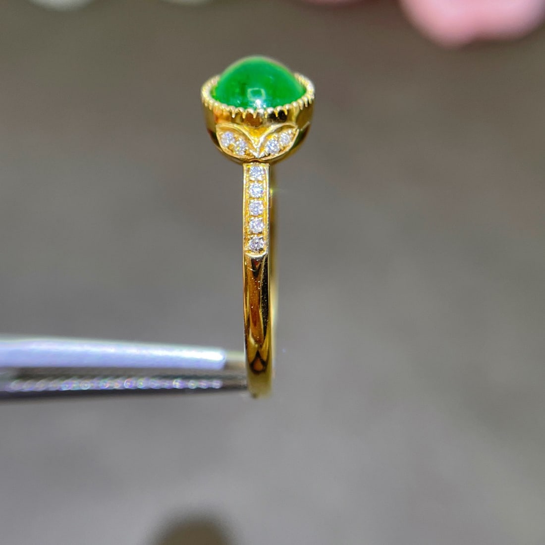 14k Gold 1.3 Ct Vivid Green Natural Emerald & Diamond Ring - 4