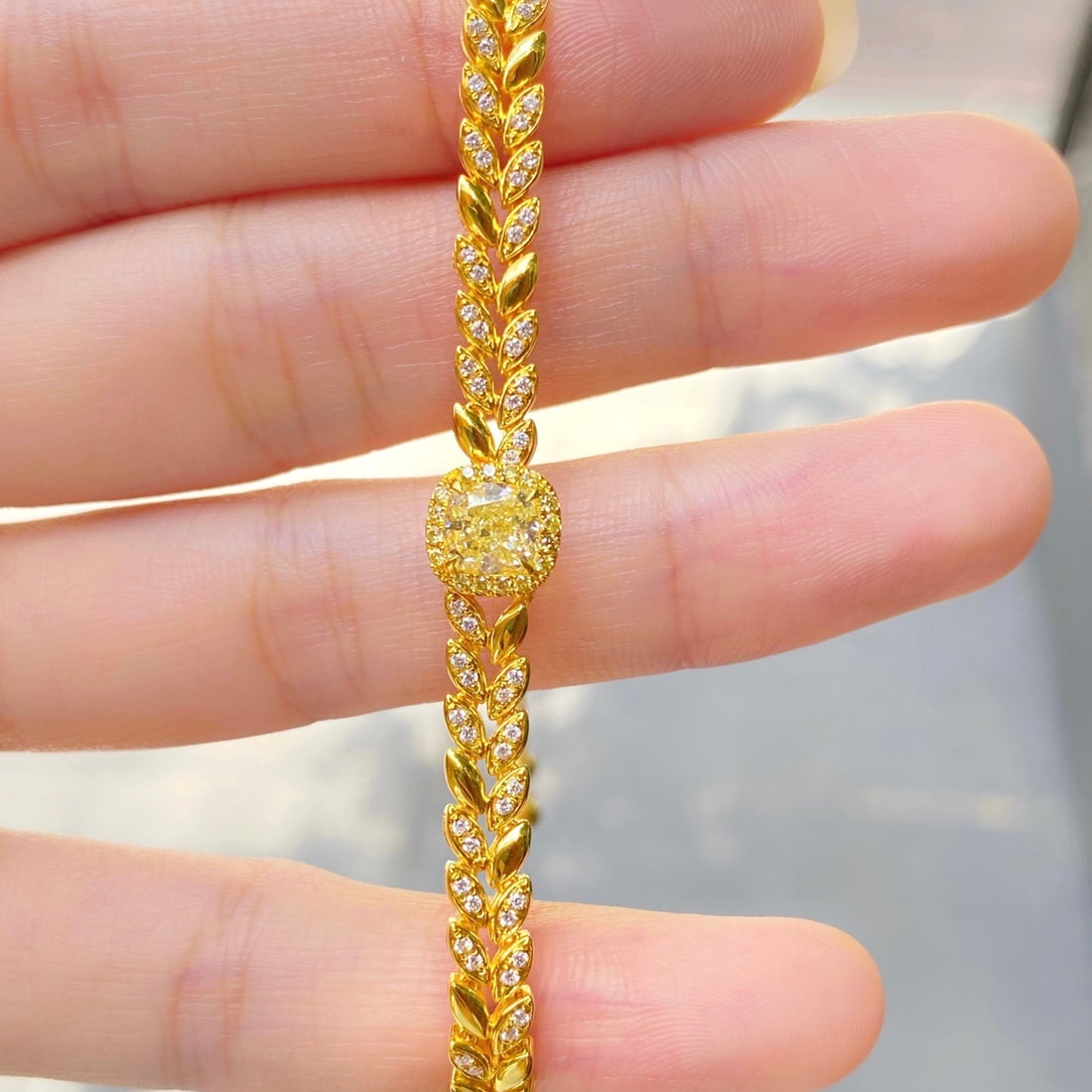 14k Gold 1.34 Ctw Natural Yellow Diamond & Diamond Bracelet - 2