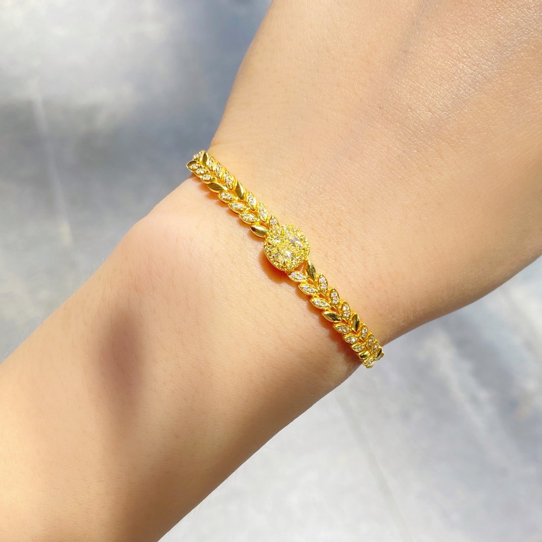 14k Gold 1.34 Ctw Natural Yellow Diamond & Diamond Bracelet - 4