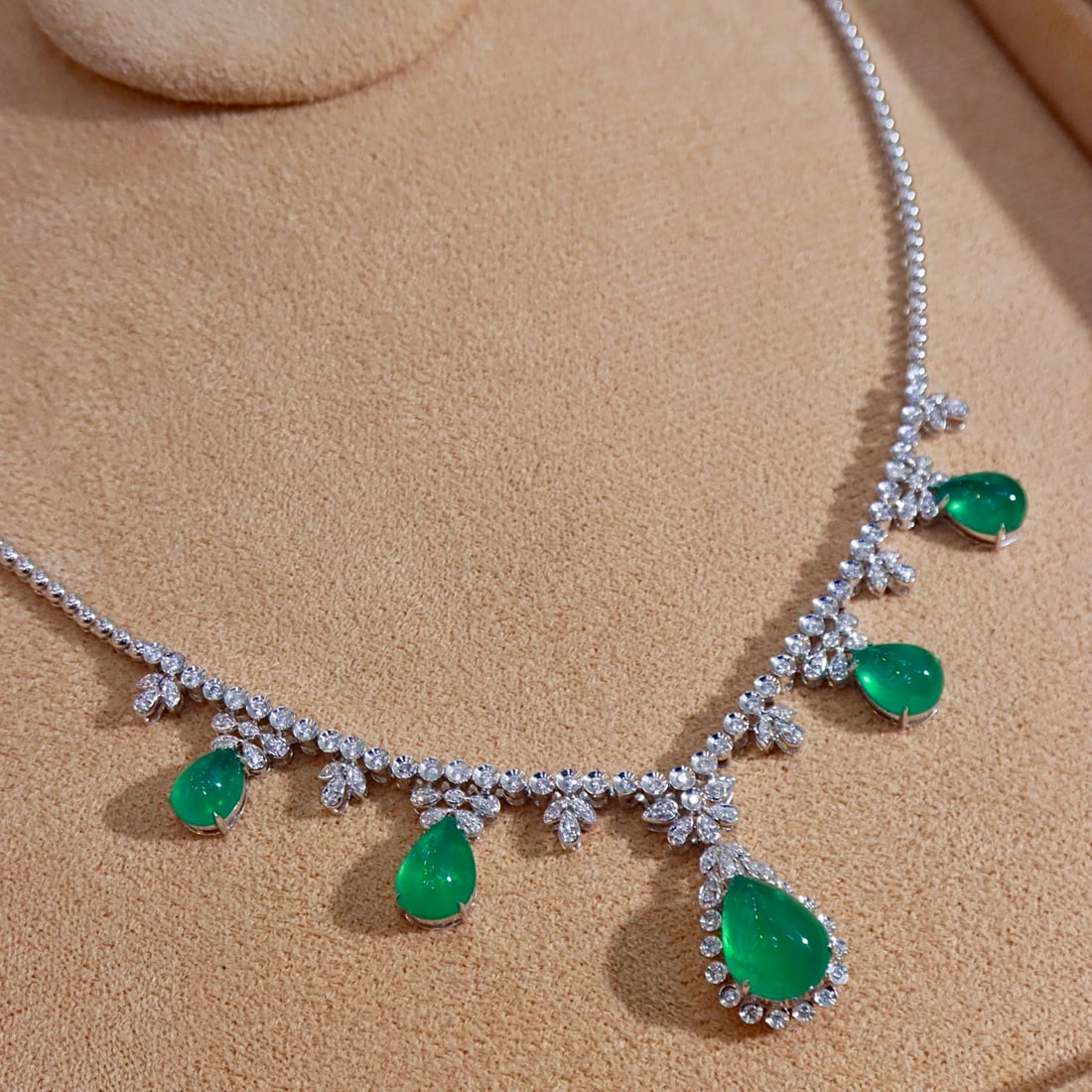 14k Gold 12.48 Ctw Vivid Green Natural Emerald & Diamond Necklace - 2