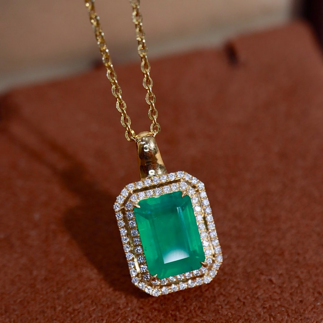 14k Gold 2.33 Ctw Vivid Green Natural Emerald & Diamond Pendant( Without Chain ) - 4