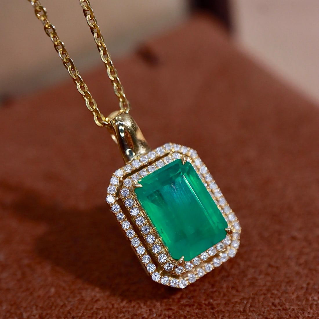 14k Gold 2.33 Ctw Vivid Green Natural Emerald & Diamond Pendant( Without Chain ) - 5
