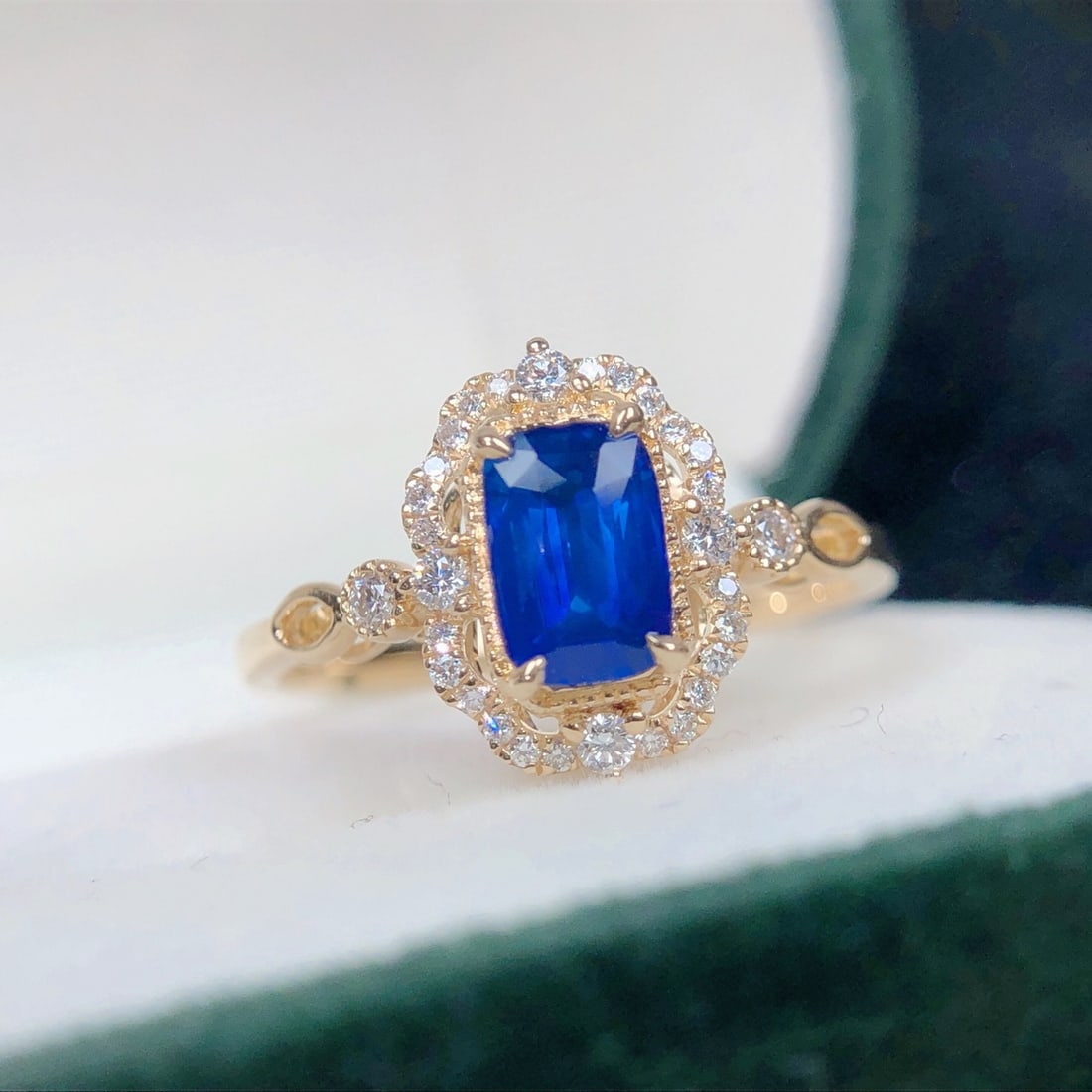 14k Gold 0.99 Ctw Natural Sapphire & Diamond Ring - 3