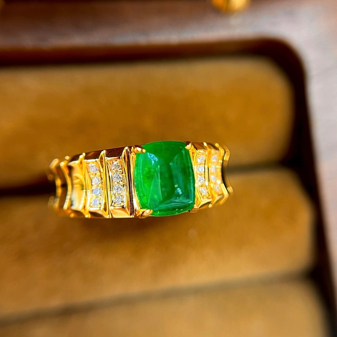 14k Gold 1.42 Ctw Vivid Green Natural Emerald & Diamond Ring - 5