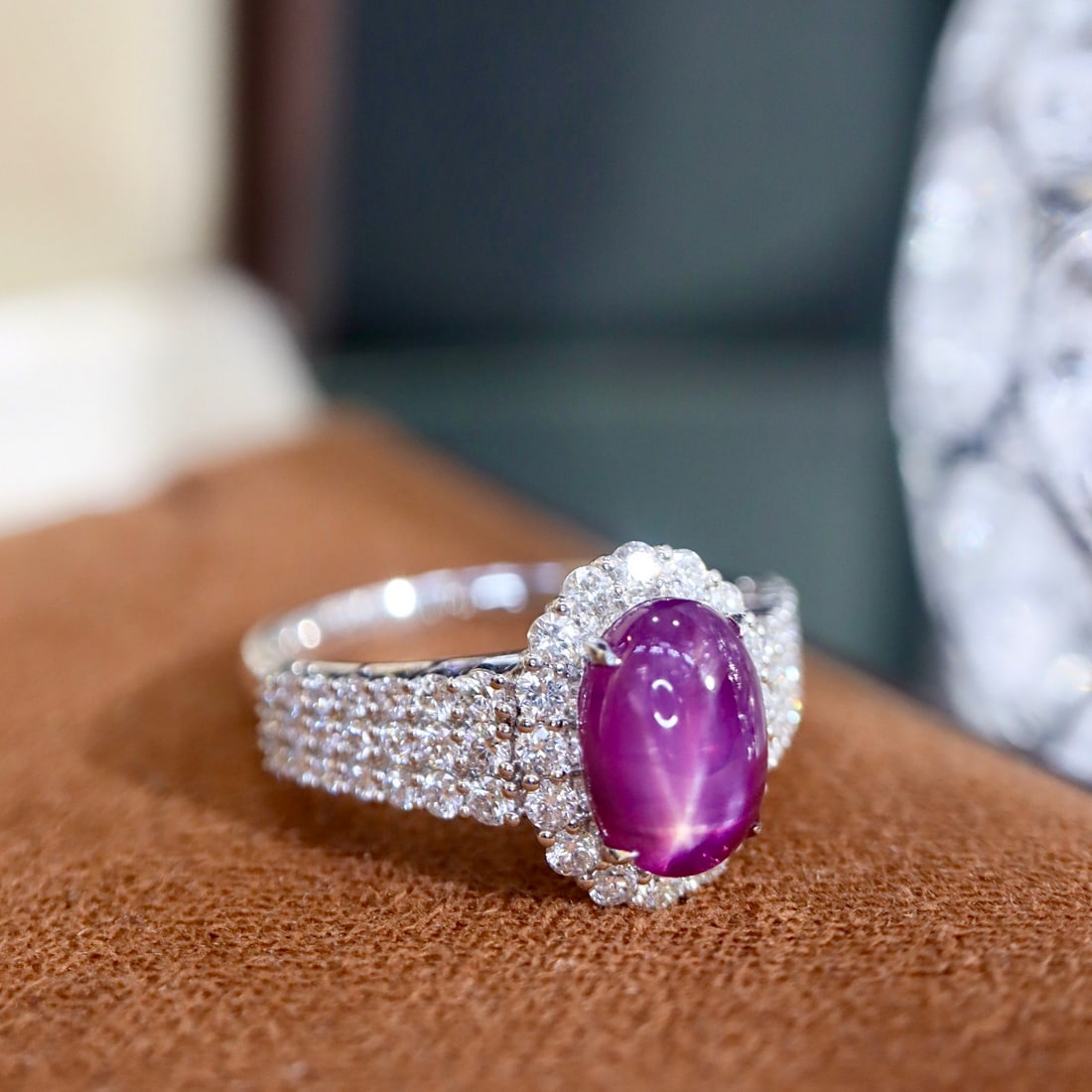 14k Gold 4.36 Ctw Natural Star Sapphire & Diamond Ring - 2