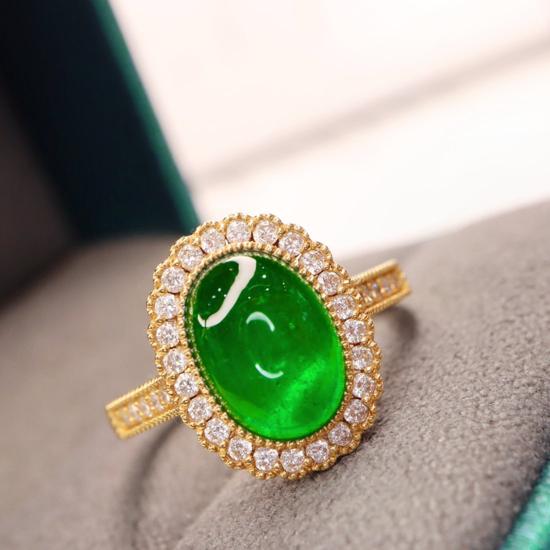 14k Gold 2.80 Ctw Vivid Green Natural Emerald & Diamond Ring - 4