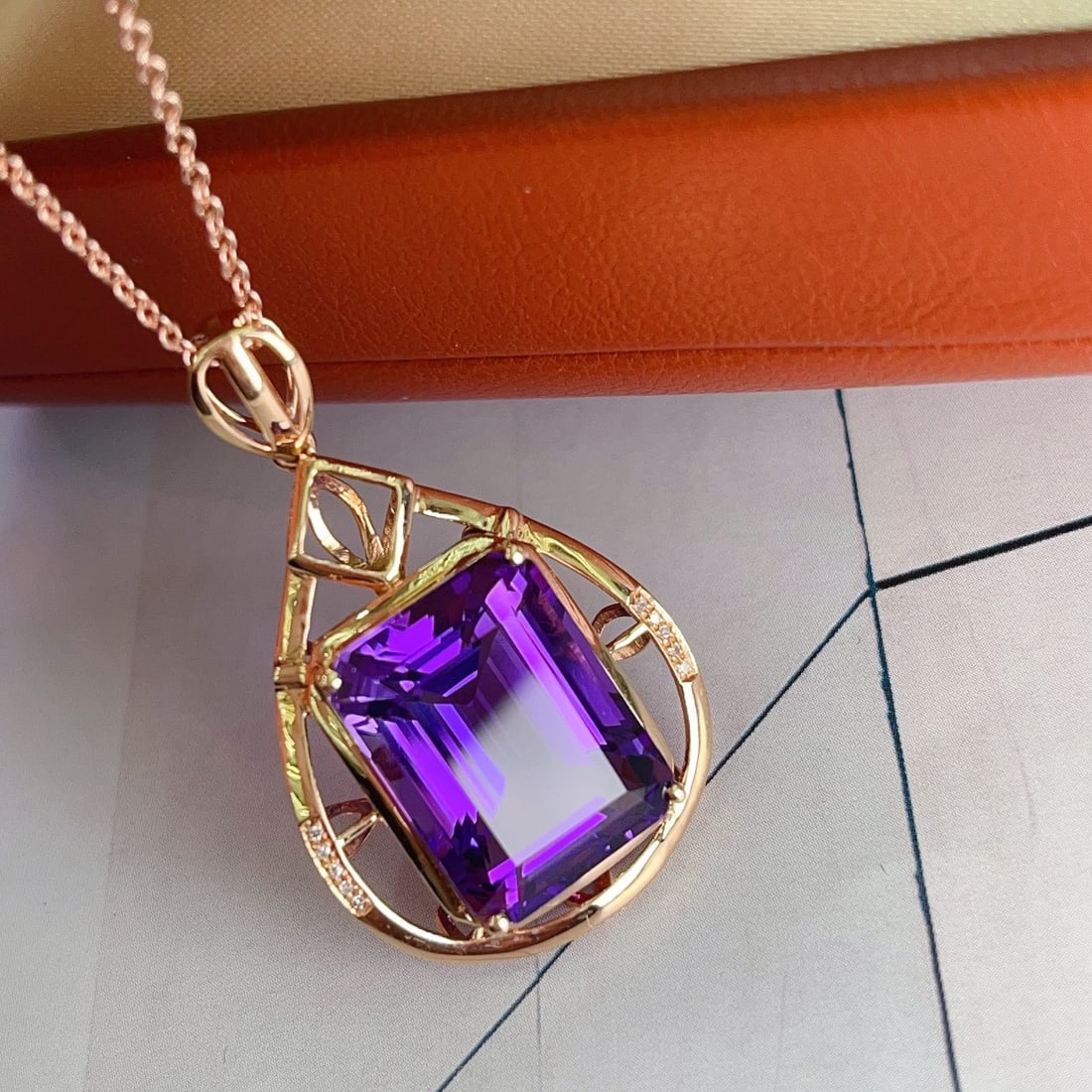 14k Gold 12.65 Ct Natural Amethyst & Diamond Pendant( Without Chain ): Ref:231108282 // gold content:14k gold // main gemstone:amethyst // shape:octagonal // carat weight:12. 65ct // color:purple // treatment:natural // // adjacent gemstone 2 : diamond // number of stone