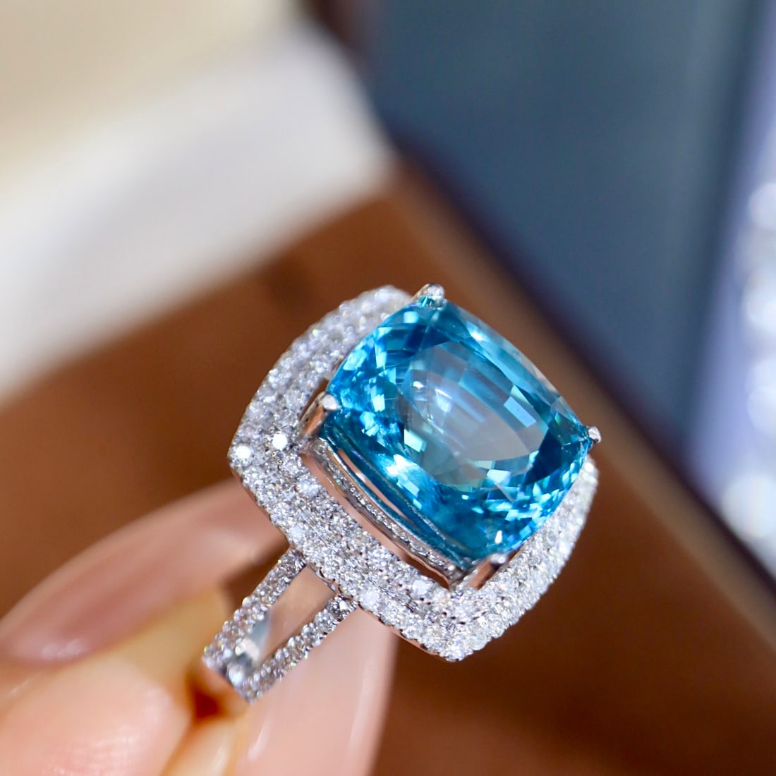 14k Gold 10.26 Ctw Natural Zircon & Diamond Ring - 6