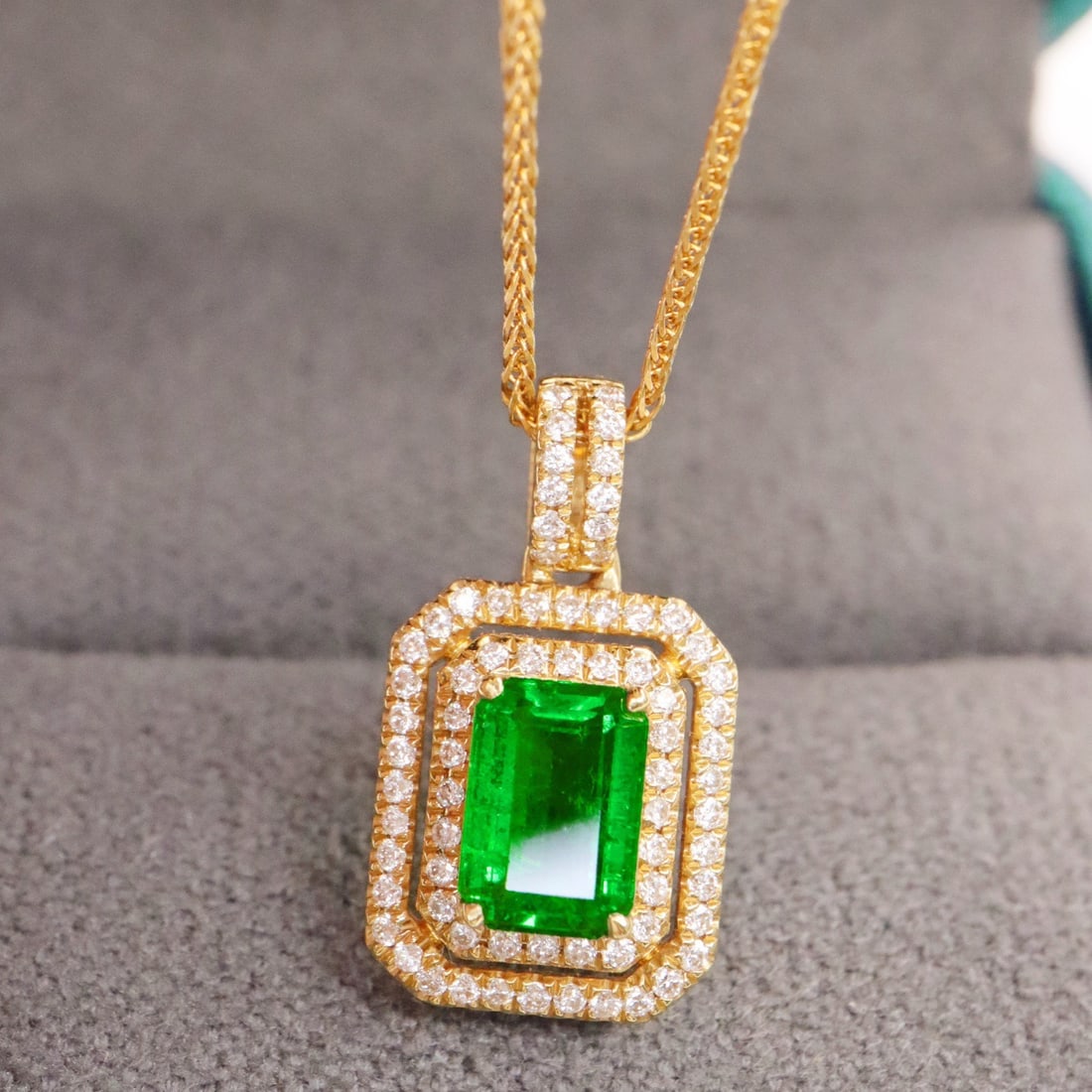14k Gold 1.11 Ctw Vivid Green Natural Emerald & Diamond Pendant( Without Chain ) - 3